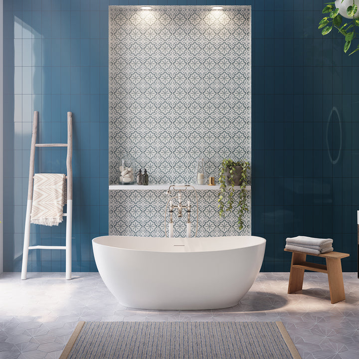 Maax Valentina 67 x 32 Acrylic Freestanding Center Drain Bathtub in Matte White with Matte White Skirt